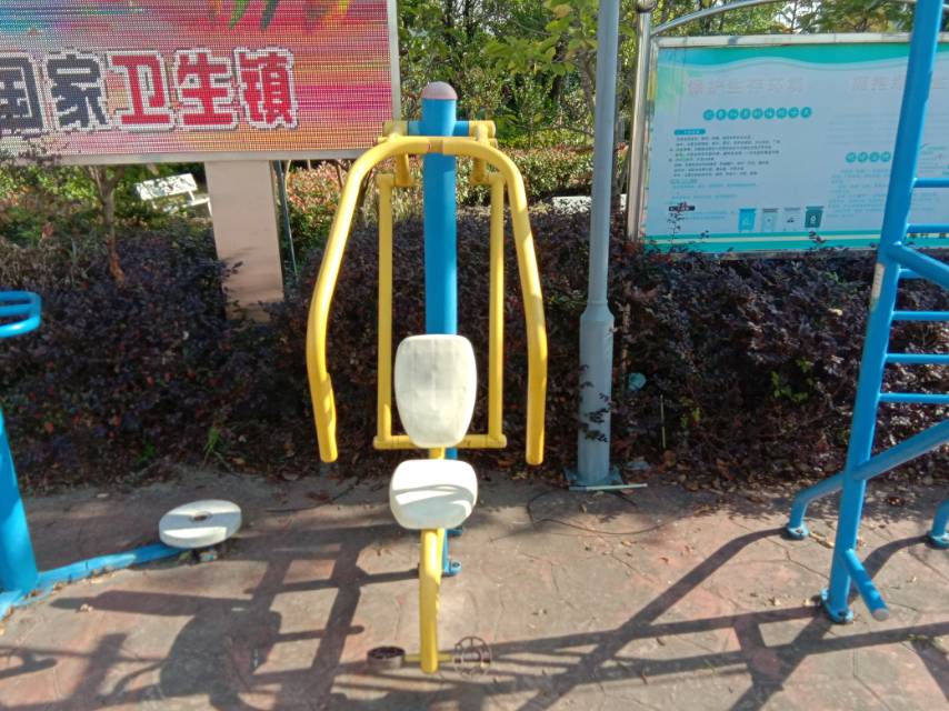 自重推胸器