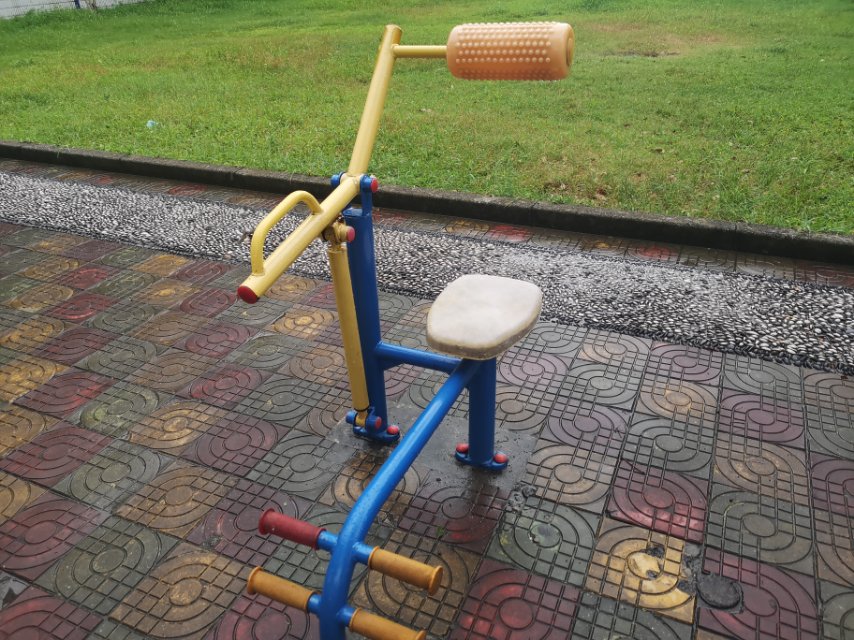 腹背鍛煉器