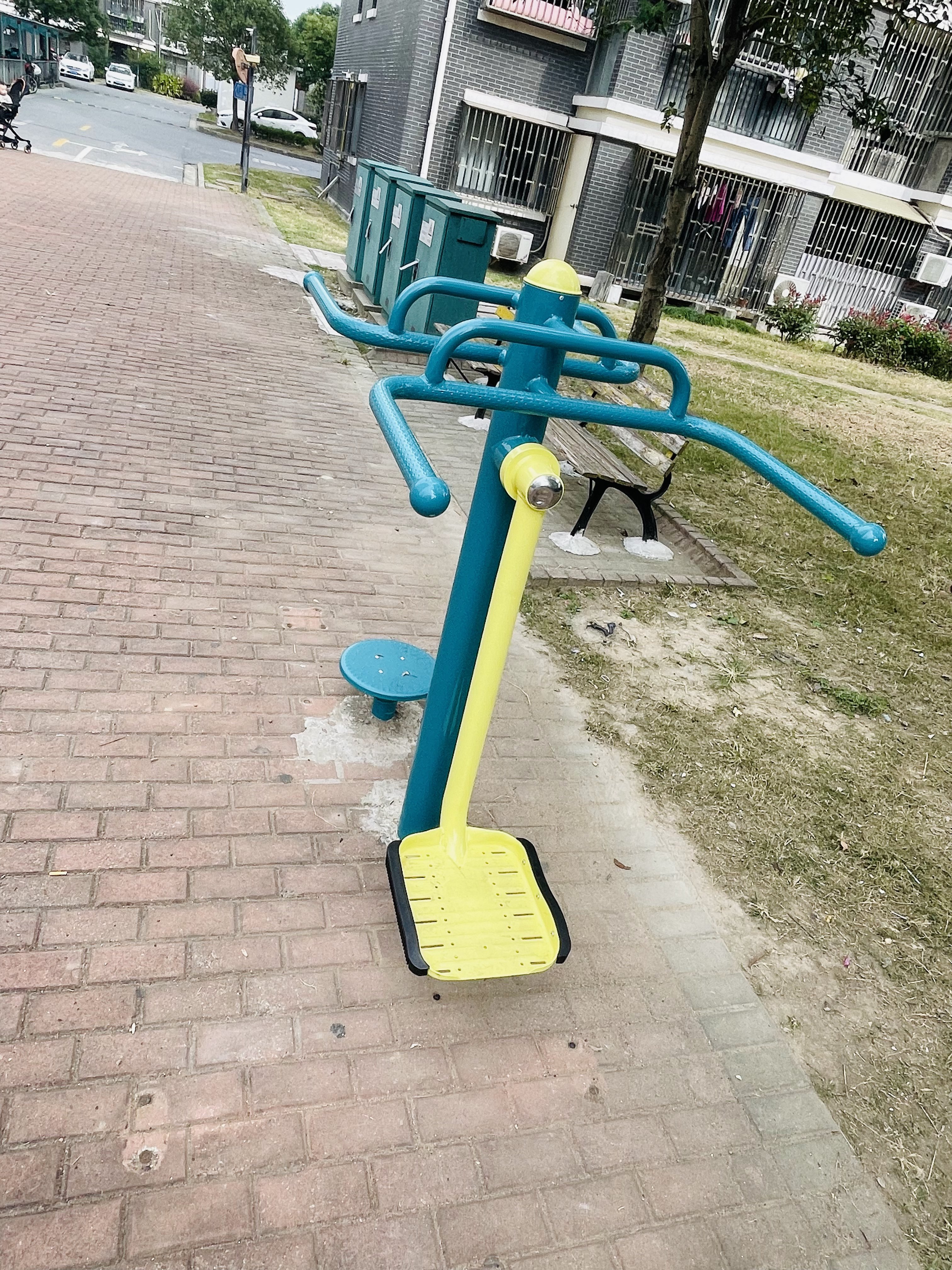 扭腰鐘擺器
