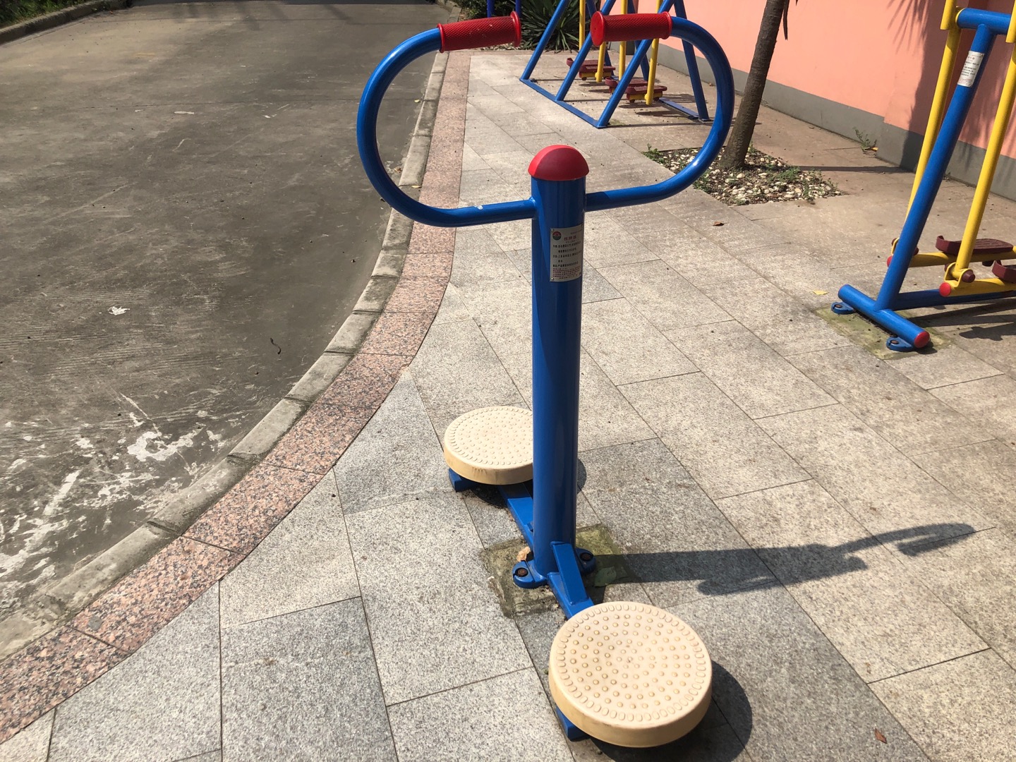 扭腰器