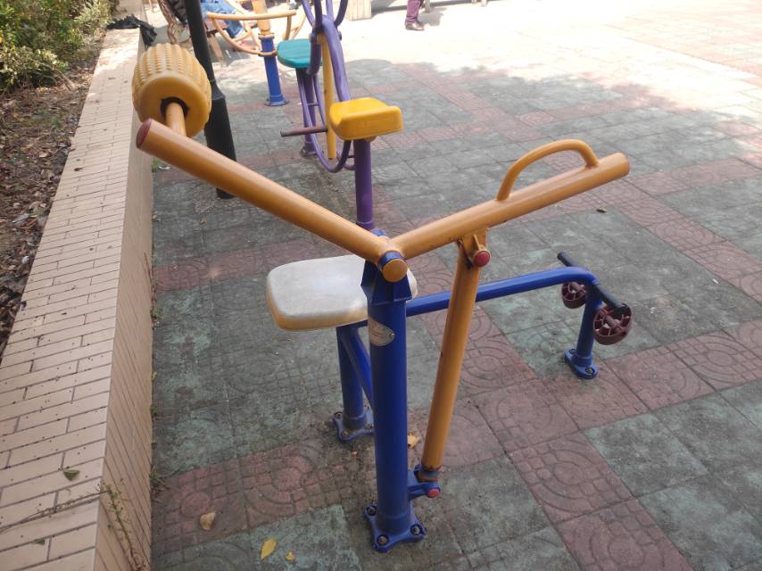 腹背鍛煉器
