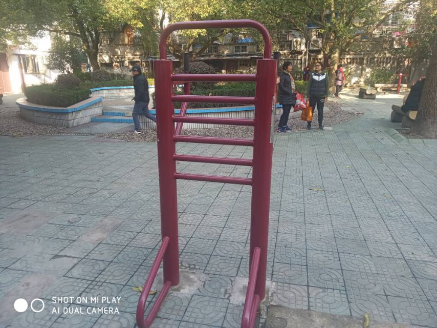 多功能訓練器