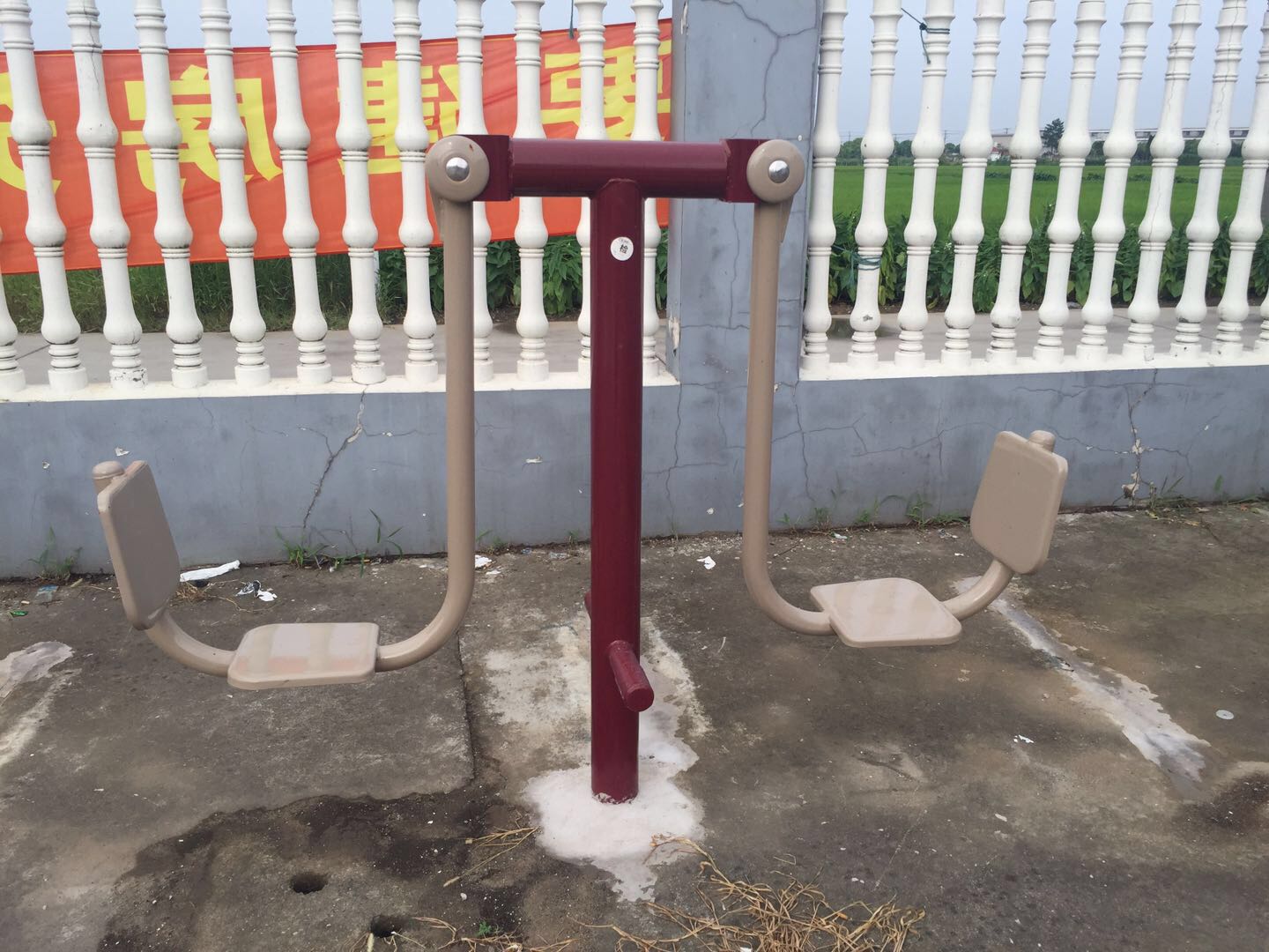 雙人坐蹬器