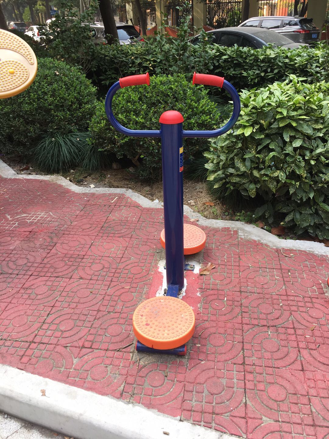 扭腰器