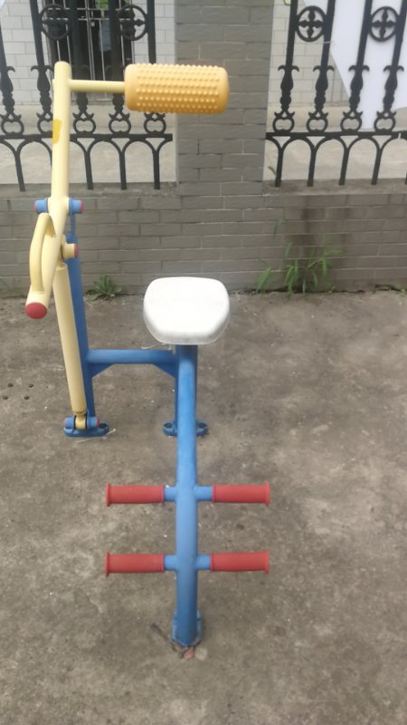 腹背鍛煉器