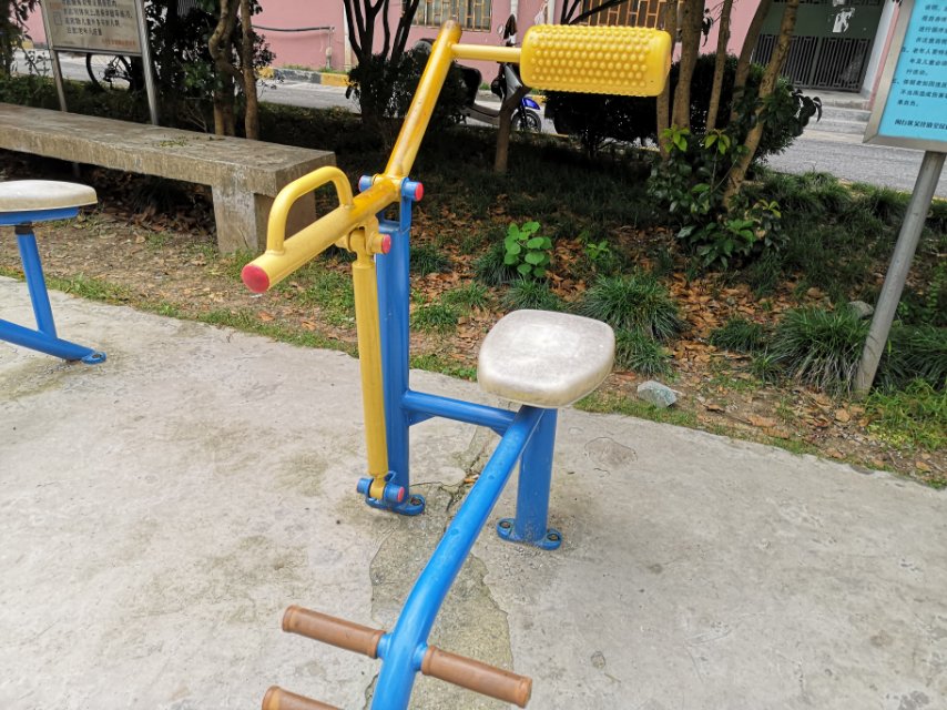 腹背鍛煉器