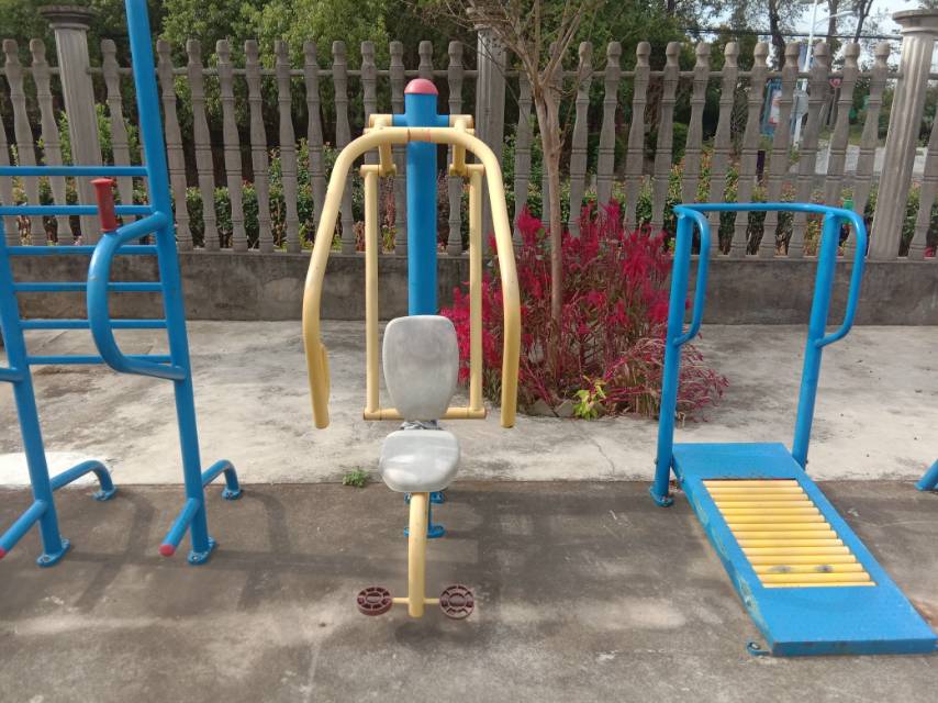 自重推胸器