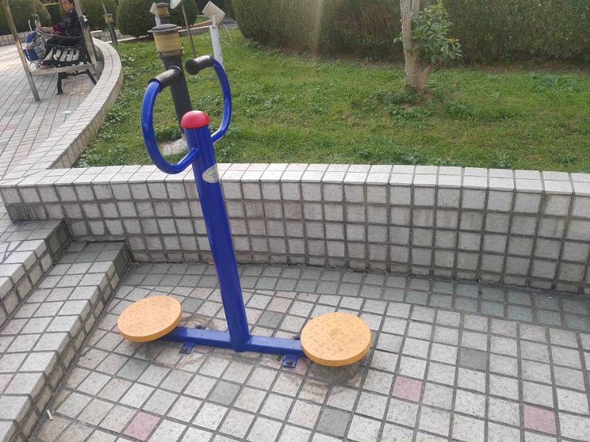 扭腰器