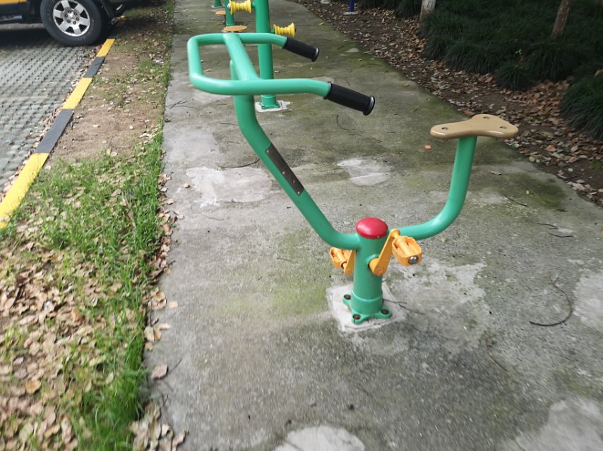 直立健身車