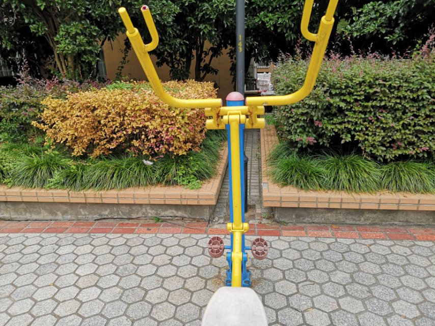 自重拉胸器