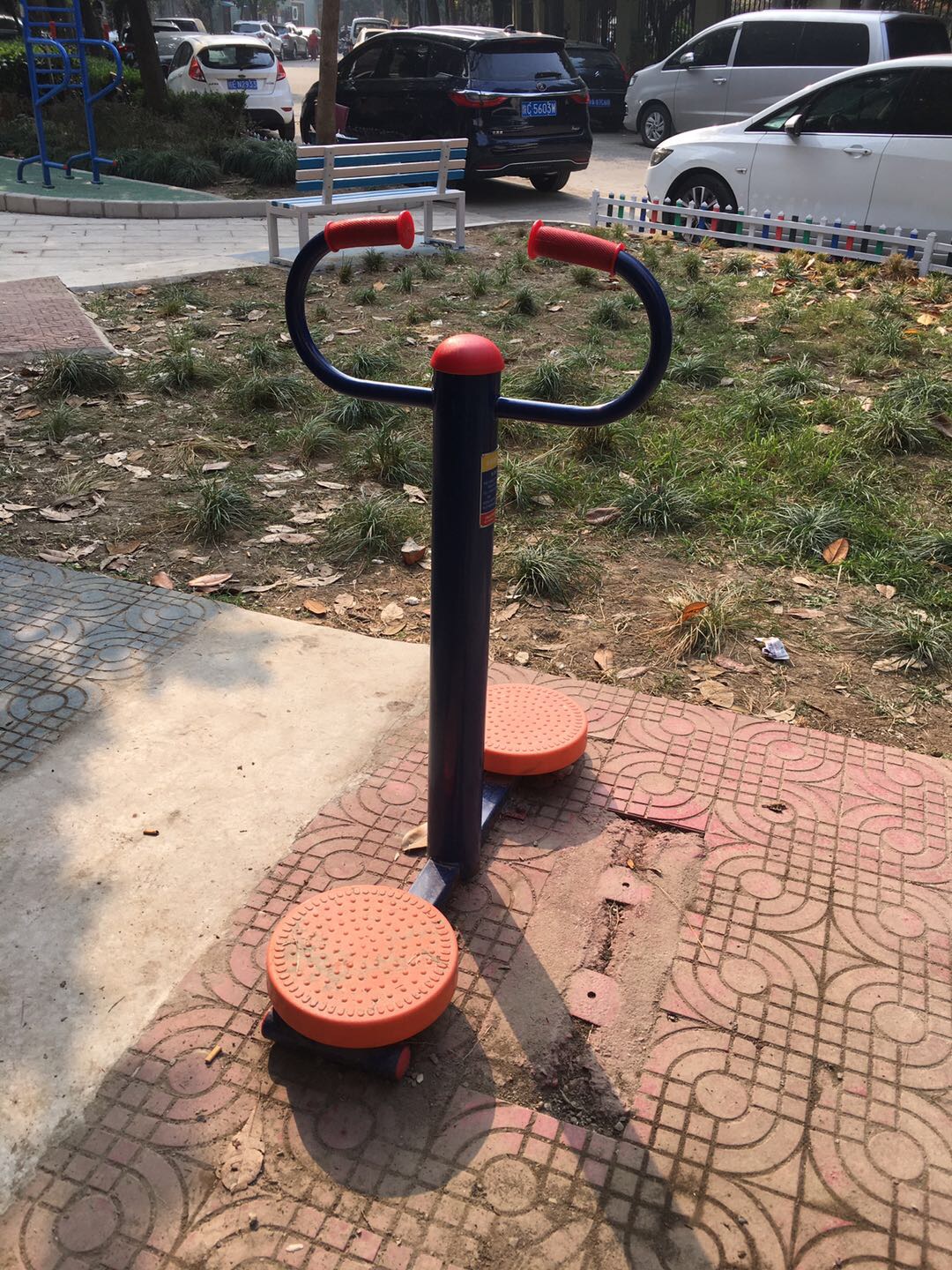扭腰器