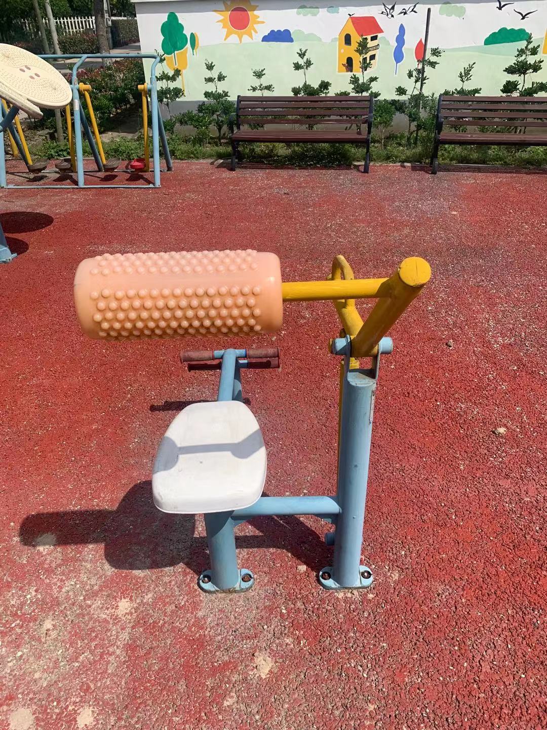 腹背鍛煉器