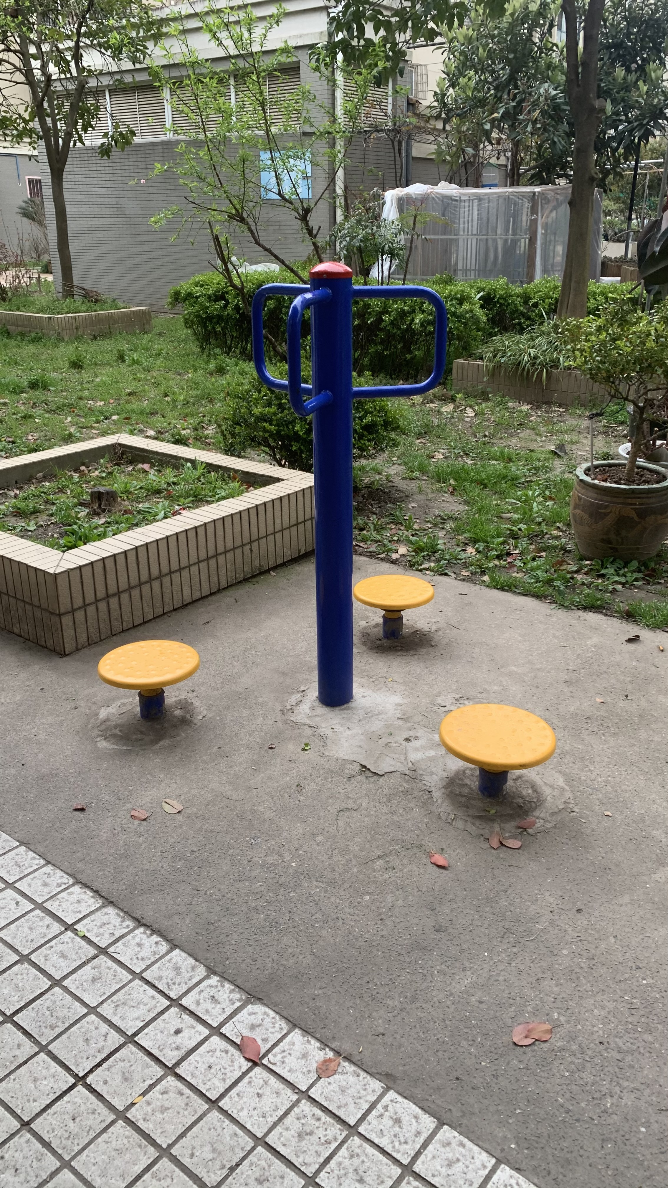 三位扭腰器
