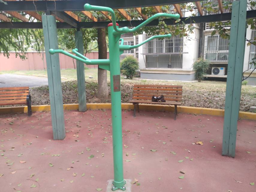 三位引體器